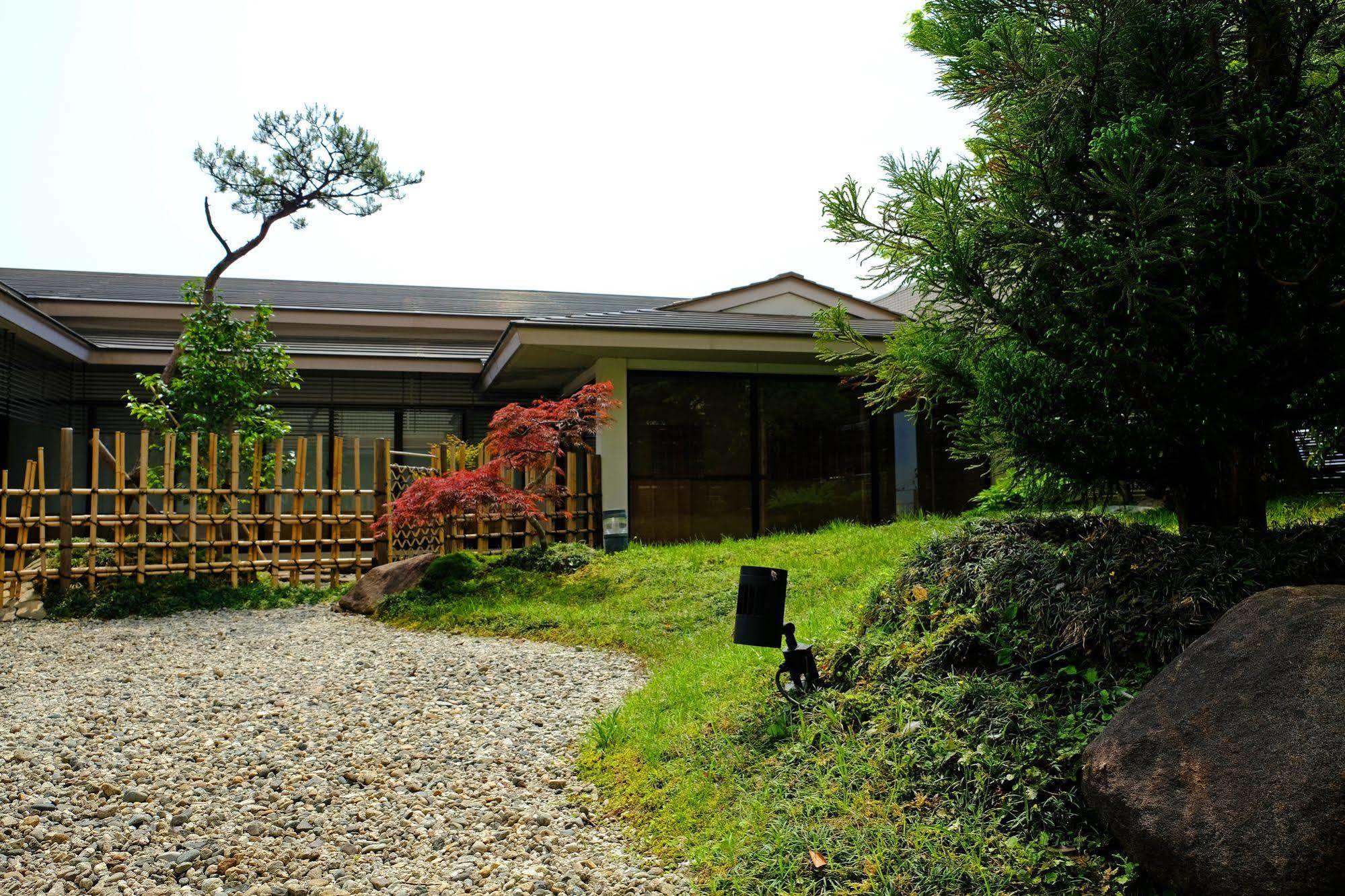 Hotel Granmirage Uozu Exterior foto